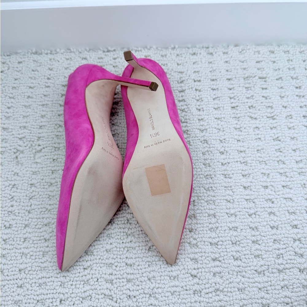 Manolo Blahnik BB Toe Pumps - Picture 3 of 3